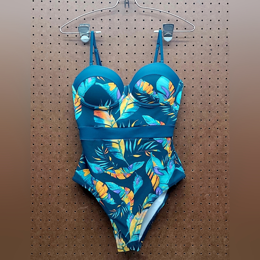 Cupshe women's Tropical Leafy molded cup one piece swimsuit bathing suit